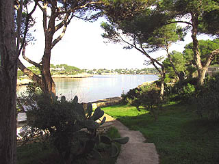 Zugang vom Garten zum Meer Zugang vom Garten zum Meer