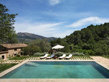 Pool mit Liegen Pool mit Liegen