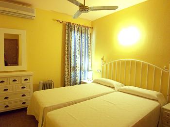 Schlafzimmer mit Klimaanlage