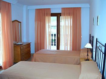 Schlafzimmer mit 2 Einzelbetten