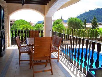 Überdachte Terrasse