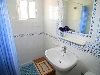 Badezimmer mit Dusche