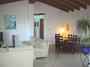 Wohnzimmer mit Esstisch Wohnzimmer mit Esstisch