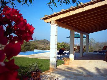 Urlaub im Ferienhaus mit Pool Urlaub im Ferienhaus mit Pool