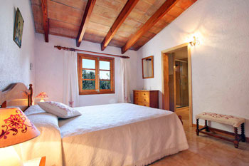 Schlafzimmer mit Doppelbett Schlafzimmer mit Doppelbett