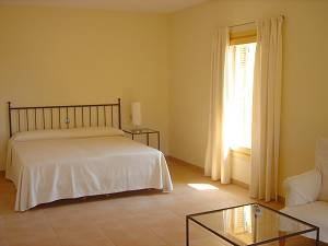 Schlafzimmer mit je 2 Einzelbetten Schlafzimmer mit je 2 Einzelbetten
