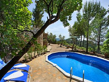 Pool und Sonnenterrasse Pool und Sonnenterrasse