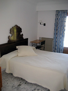Schlafzimmer mit Doppelbett Schlafzimmer mit Doppelbett