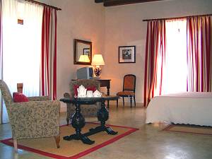 Schlafzimmer mit Doppelbett Schlafzimmer mit Doppelbett