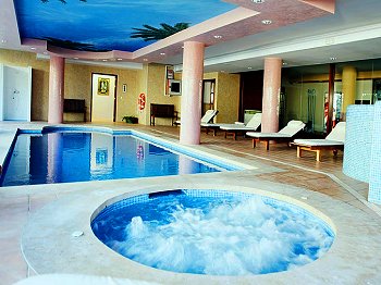 Whirlpool und Sauna Whirlpool und Sauna