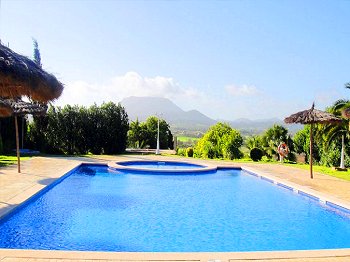 Landhotel mit Pool und Wellnessbereich Landhotel mit Pool und Wellnessbereich