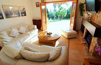 Wohnzimmer mit Kamin Wohnzimmer mit Kamin