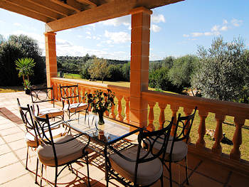 Überdachte Terrasse