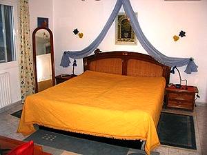 Schlafzimmer mit Doppelbett Schlafzimmer mit Doppelbett