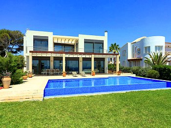 Villa mit Internet und Pool Villa mit Internet und Pool