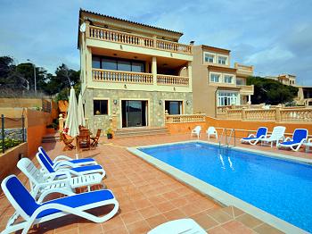 Villa mit Pool