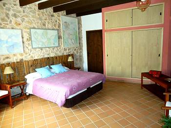 Schlafzimmer mit Doppelbett Schlafzimmer mit Doppelbett