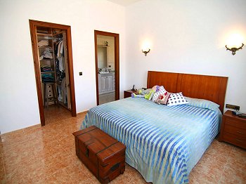 Schlafzimmer mit Klimaanlage Schlafzimmer mit Klimaanlage