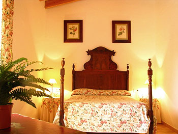Schlafzimmer mit Doppelbett Schlafzimmer mit Doppelbett