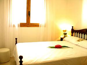 Schlafzimmer mit Doppelbett Schlafzimmer mit Doppelbett