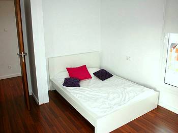 Schlafzimmer mit Doppelbett Schlafzimmer mit Doppelbett