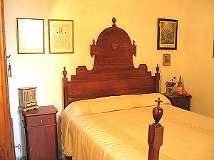 Schlafzimmer mit Doppelbett Schlafzimmer mit Doppelbett