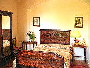 Schlafzimmer mit Doppelbett Schlafzimmer mit Doppelbett