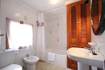 Badezimmer mit Wanne Badezimmer mit Wanne
