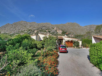 Parkplatz vor der Finca