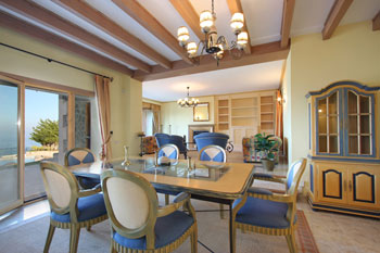 Speisezimmer mit Esstisch Speisezimmer mit Esstisch