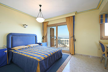 Weiteres Schlafzimmer mit Doppelbett Weiteres Schlafzimmer mit Doppelbett