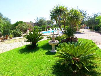 Gartenanlage mit Pool Gartenanlage mit Pool