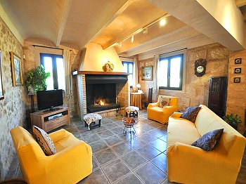 Wohnzimmer mit Kamin Wohnzimmer mit Kamin