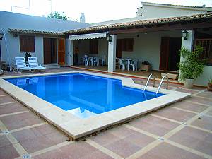 Pool und Terrasse Pool und Terrasse