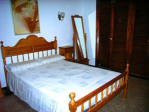 Schlafzimmer mit Doppelbett Schlafzimmer mit Doppelbett