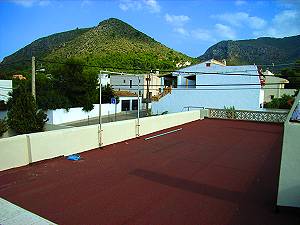 Dachterrasse mit Blick auf die Berge der Serra d'Arta Dachterrasse mit Blick auf die Berge der Serra d'Arta