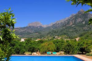 Pool mit Blick zum Tramuntana-Gebirge Pool mit Blick zum Tramuntana-Gebirge