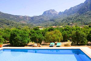 Pool mit sch�nem Ausblick