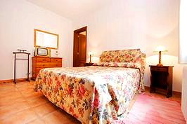 Schlafzimmer mit Doppelbett Schlafzimmer mit Doppelbett