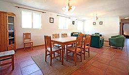 Esstisch im Wohnzimmer