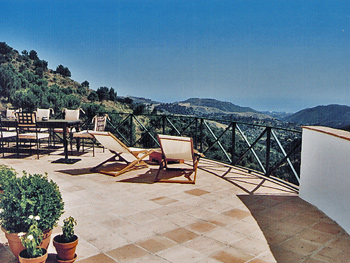 M�blierter Balkon