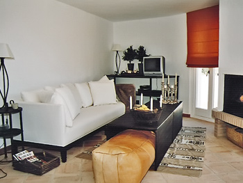Wohnzimmer mit Sat-TV