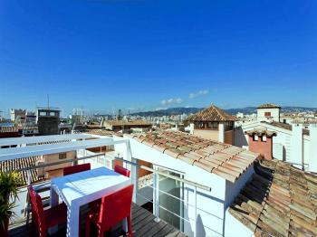 Möblierte Terrasse mit Panoramablick
