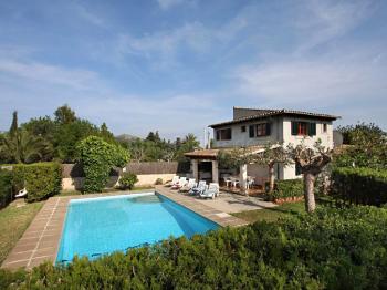 Ferienhaus im Fincastil mit Pool Ferienhaus im Fincastil mit Pool