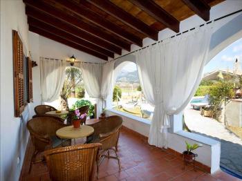 Überdachte Terrasse
