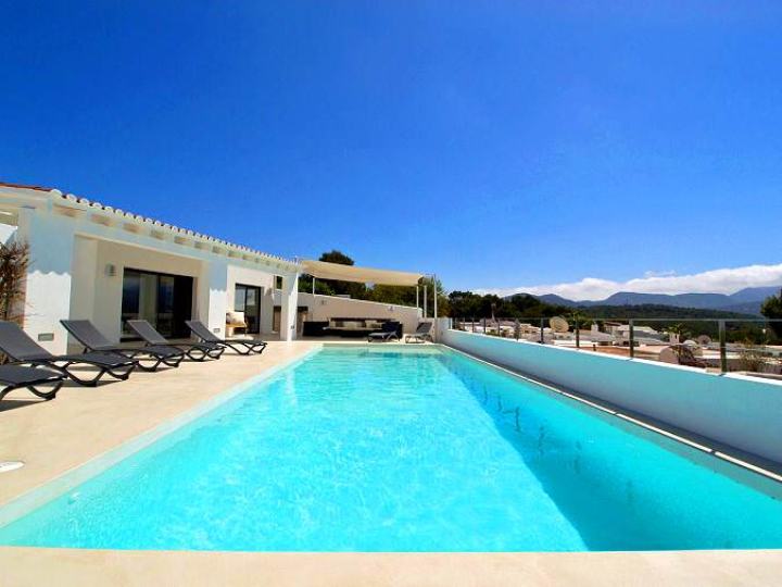 Villa am Meer mit Pool, Klimaanlage, Internet — Villa
