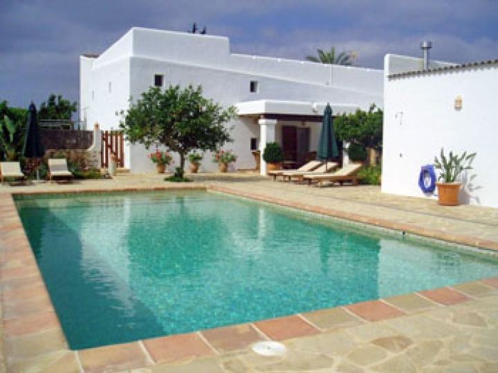 Familienurlaub im Landhaus mit Pool — Finca