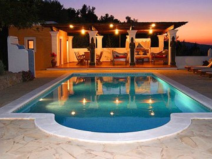 Große Finca mit Pool und Außenküche — Finca