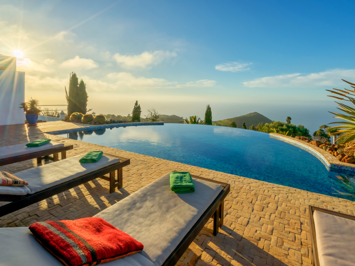Exklusive Villa mit Pool und fantastischem Meerblick — Villa