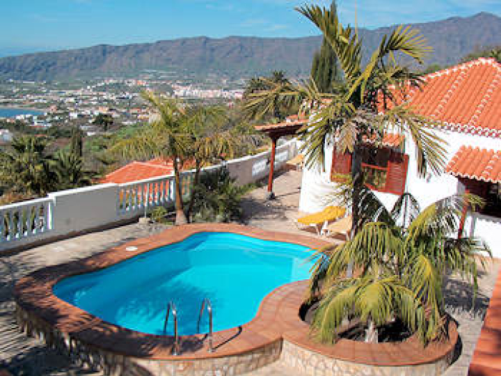Zwei Ferienhäuser mit Pool  an der sonnigen Westküste von La Palma — Ferienhaus